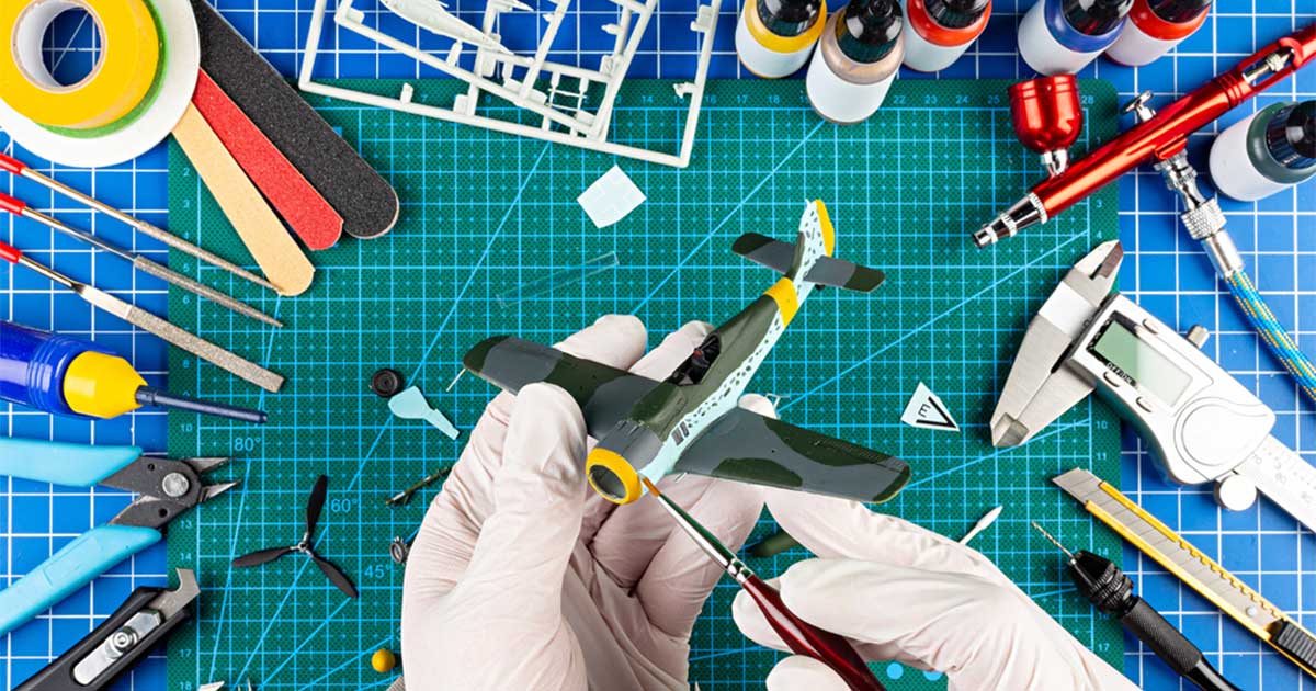 Choosing Between Airbrush and Hand Painting for Scale Models
