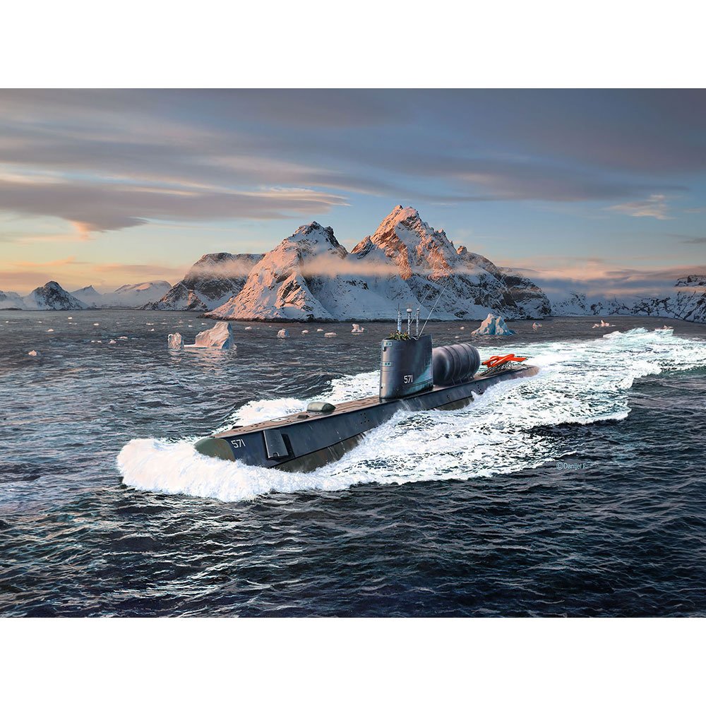 REVELL 1/305 U.S.S. NAUTILUS