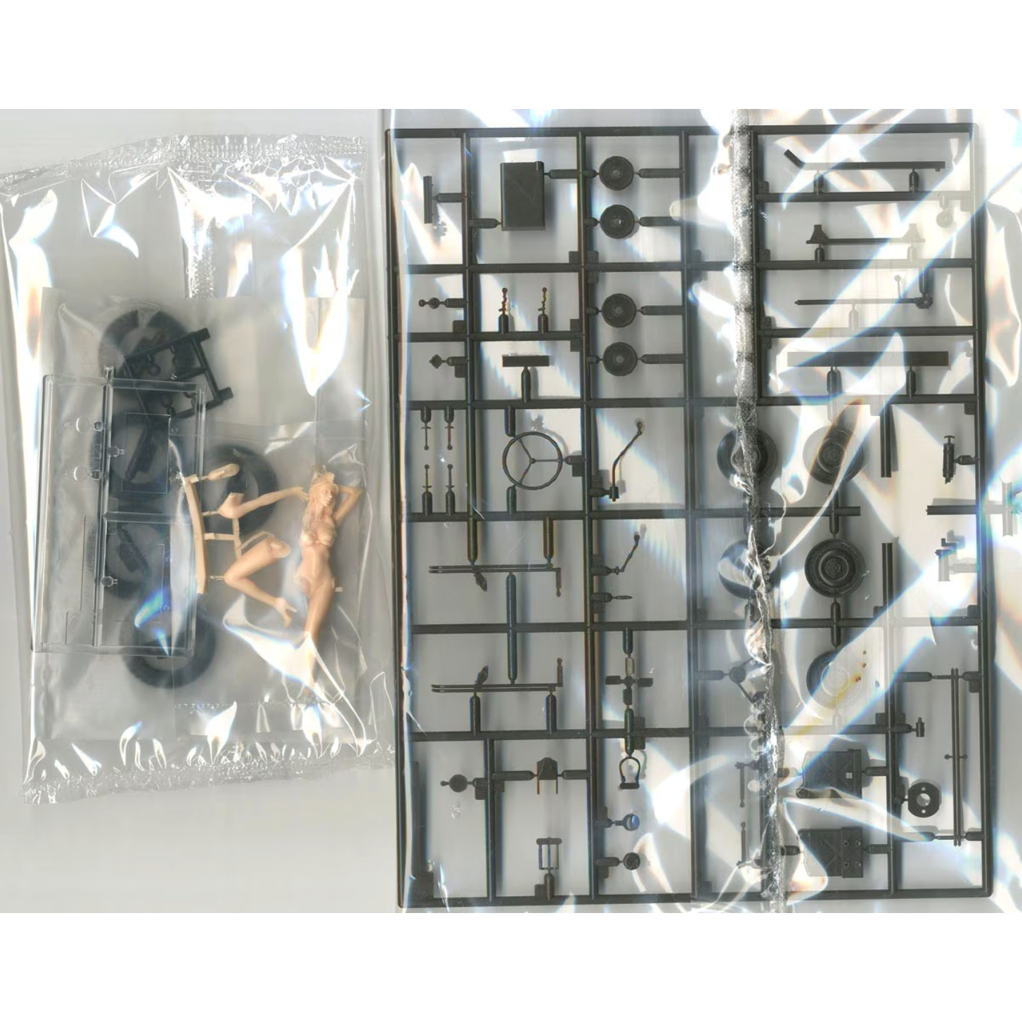 HASEGAWA 1/24 1/4Ton 4x4 Utility Truck w/Blond Girl's Figure
