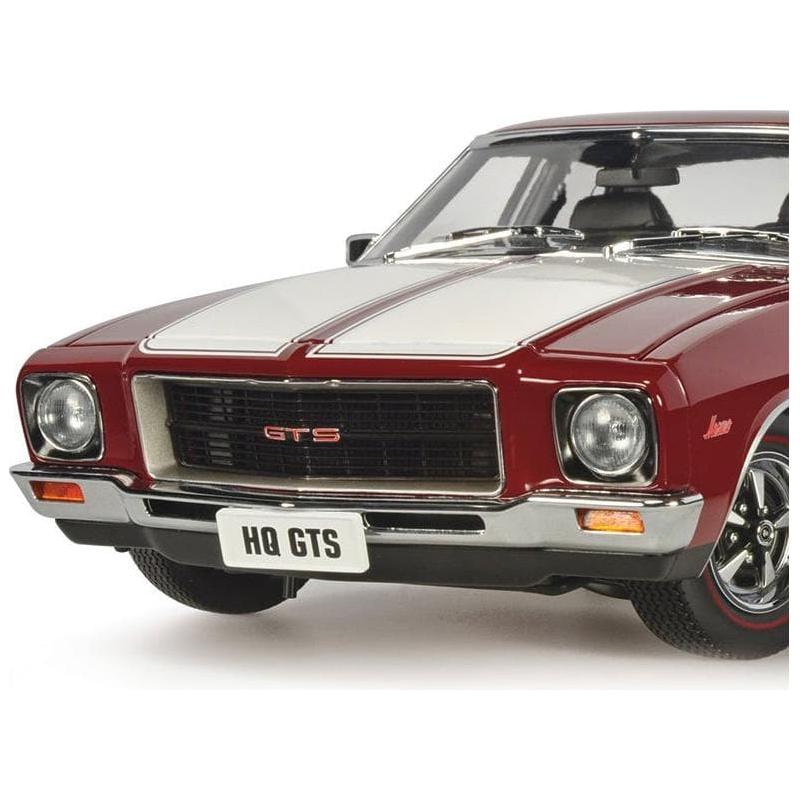 CLASSIC CARLECTABLES 1/18 Holden Monaro GTS Burgundy Sedan