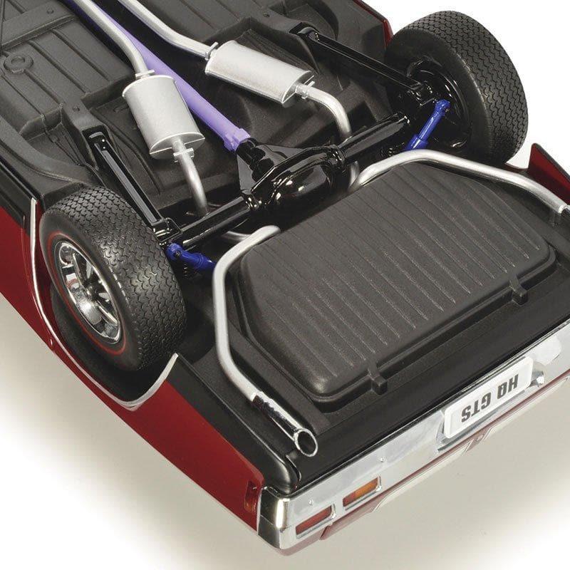 CLASSIC CARLECTABLES 1/18 Holden Monaro GTS Burgundy Sedan