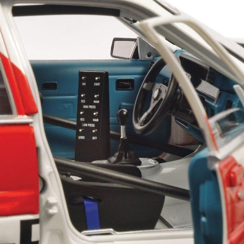 CLASSIC CARLECTABLES 1/18 Holden VL Commodore - 1988 Sandown 2nd Place