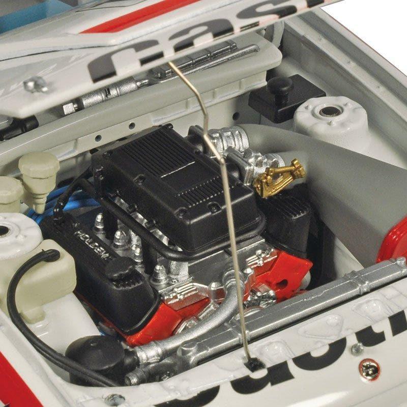 CLASSIC CARLECTABLES 1/18 Holden VL Commodore - 1988 Sandown 2nd Place