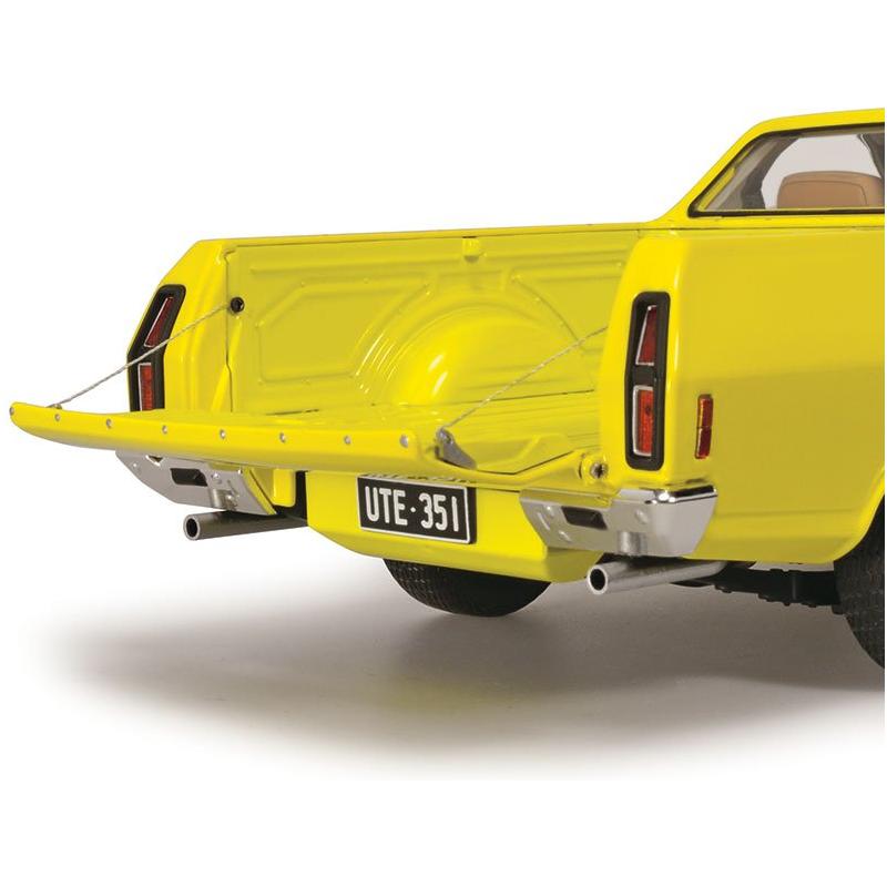 CLASSIC CARLECTABLES 1/18 Ford XC Utility Pine N Lime