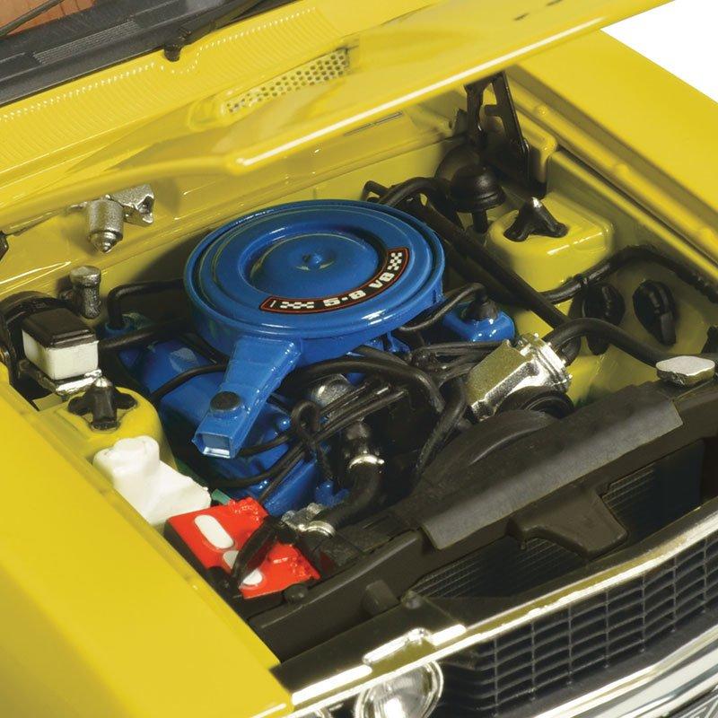 CLASSIC CARLECTABLES 1/18 Ford XC Utility Pine N Lime