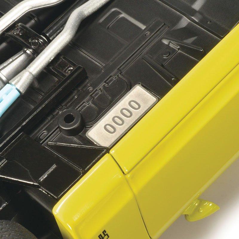 CLASSIC CARLECTABLES 1/18 Ford XC Utility Pine N Lime