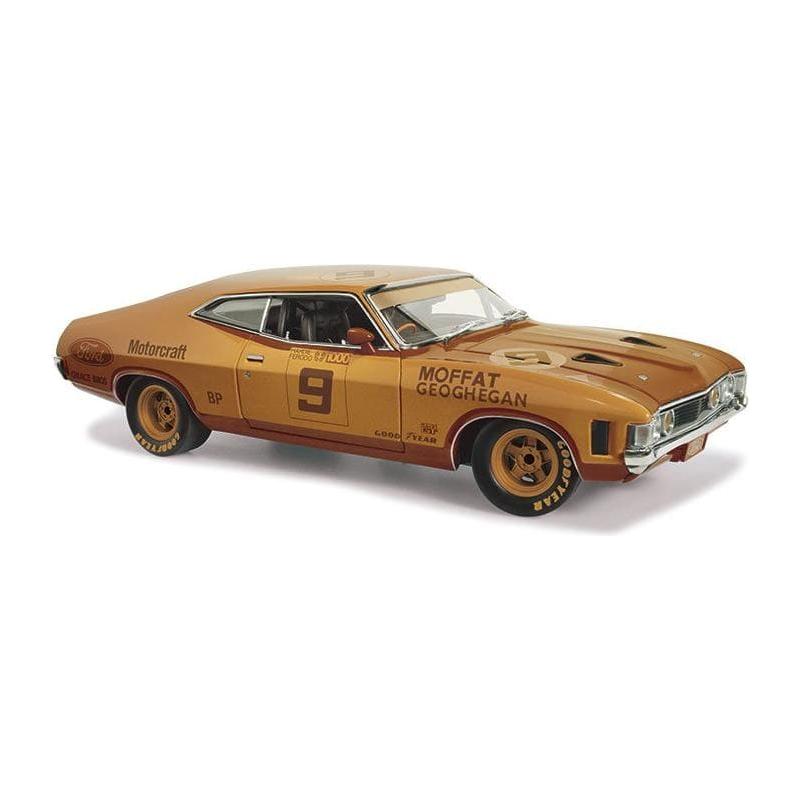 CLASSIC CARLECTABLES 1/18 Ford XA Falcon GT 1973 Bathurst Winner 50th Anniversary
