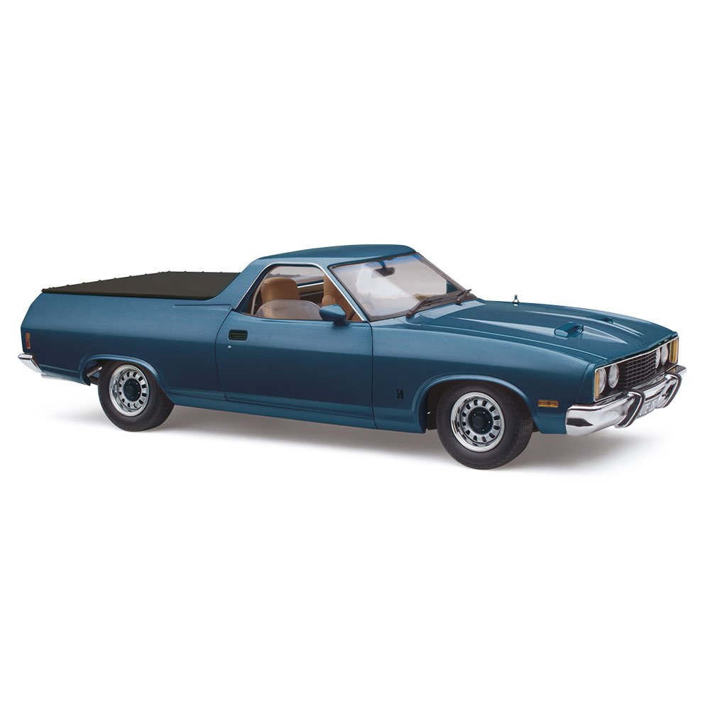 CLASSIC CARLECTABLES 1/18 Ford XC Falcon 500 GS - Midnight Blue