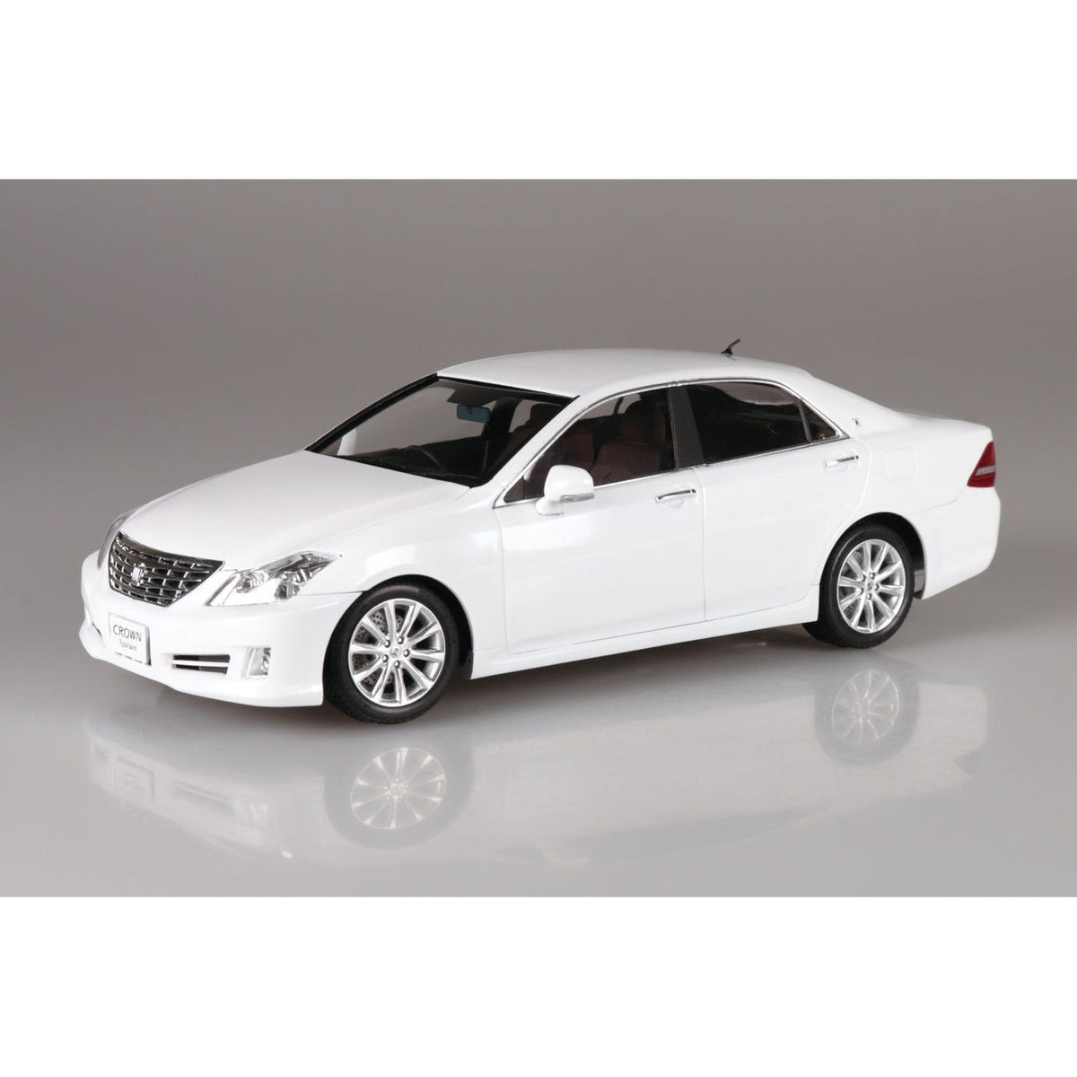 AOSHIMA 1/24 Toyota GRS202 CROWN ROYALSALOON '08/'10