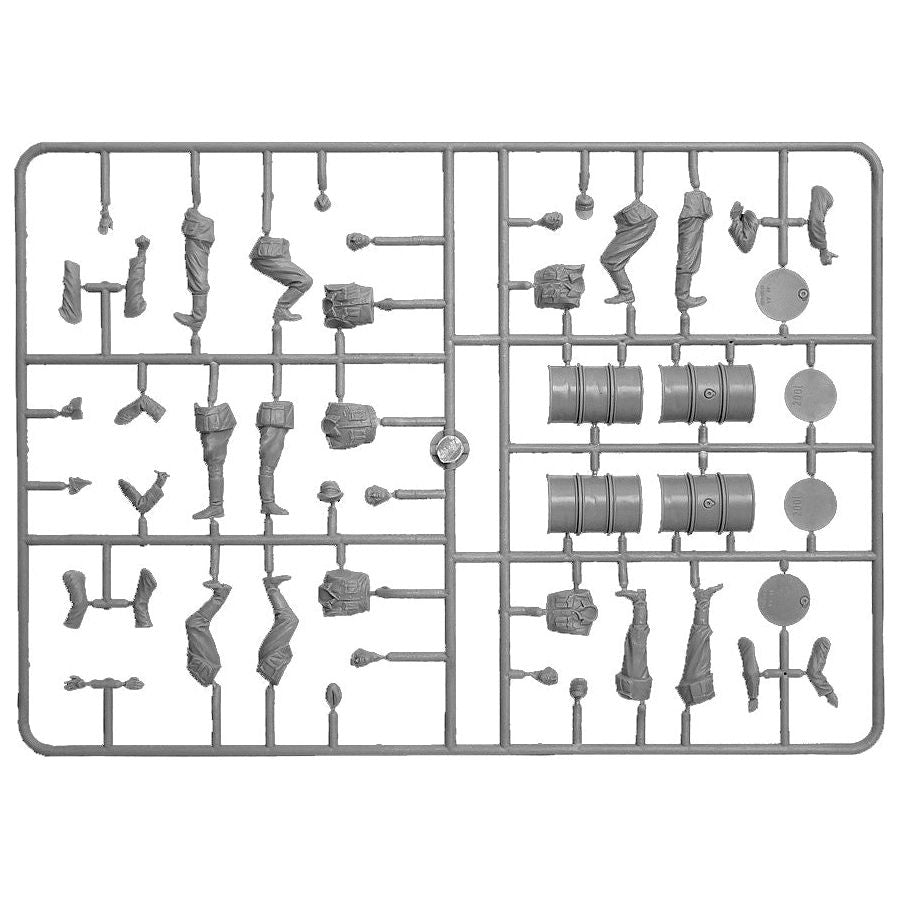 MINIART 1/35 German Soldiers with Fuel Drums Special Edition