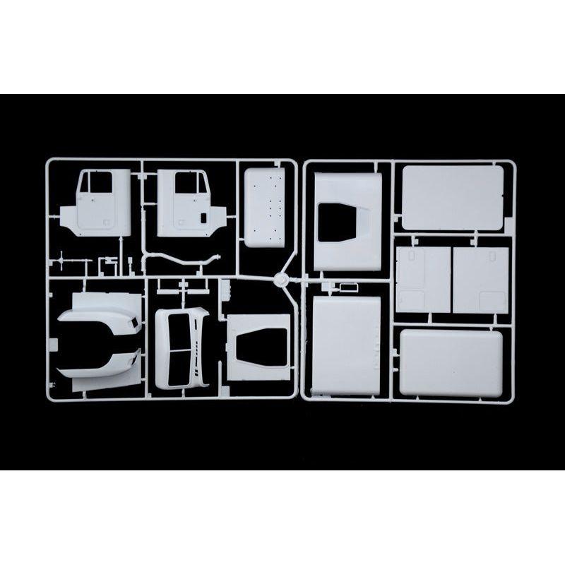ITALERI 1/24 Freightliner FLD 120 Special