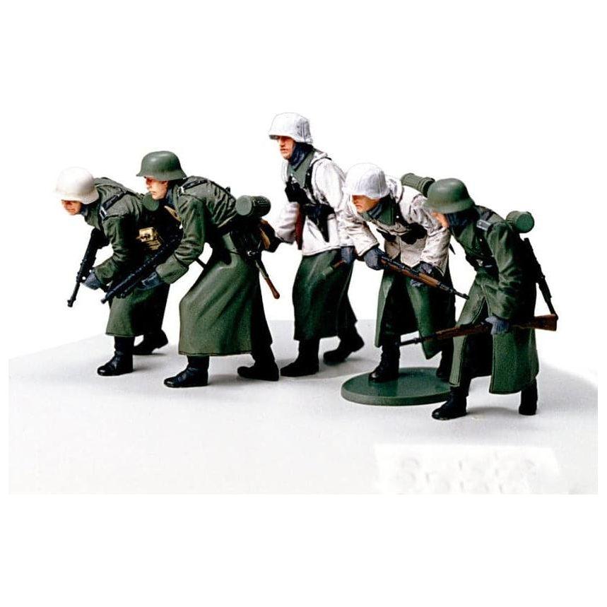 TAMIYA 1/35 German Assault Infantry with Winter Gear