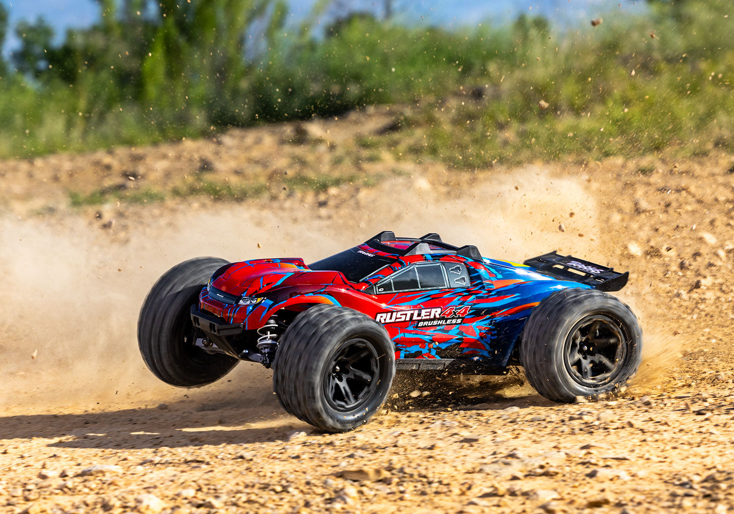 TRAXXAS 1/10 RUSTLER 4X4 BRUSHLESS - RED