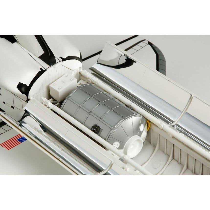 TAMIYA 1/100 Space Shuttle Atlantis