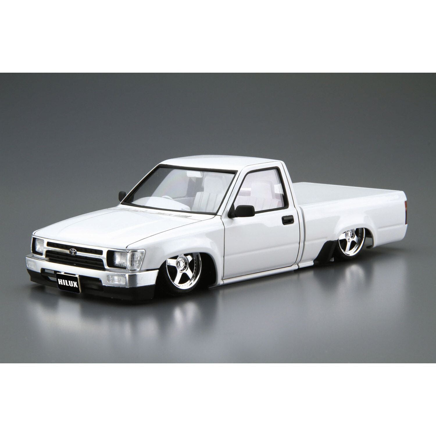 AOSHIMA RN80 HILUX CUSTOM '85 (TOYOTA)