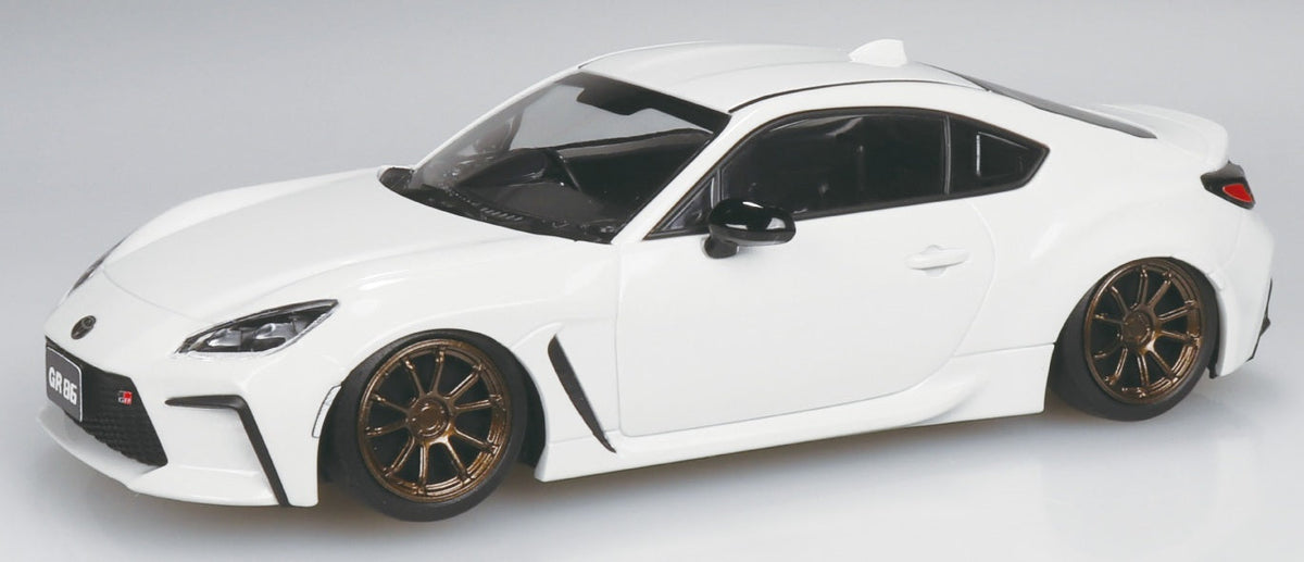 AOSHIMA 1/32 Toyota GR86 2021 Custom Wheel (Crystal White Pearl)