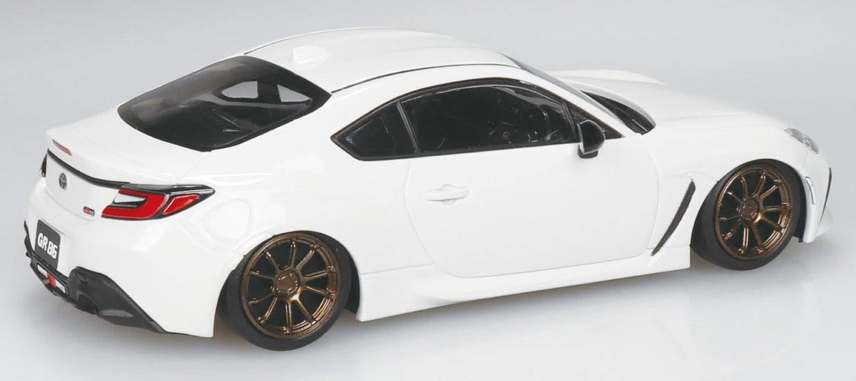 AOSHIMA 1/32 Toyota GR86 2021 Custom Wheel (Crystal White Pearl)