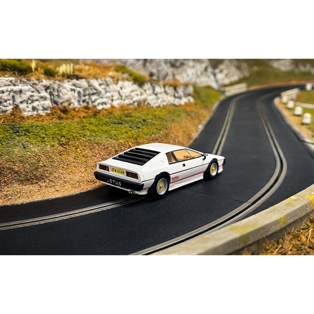 SCALEXTRIC 1/32 James Bond Lotus Esprit Turbo White - For Your Eyes Only
