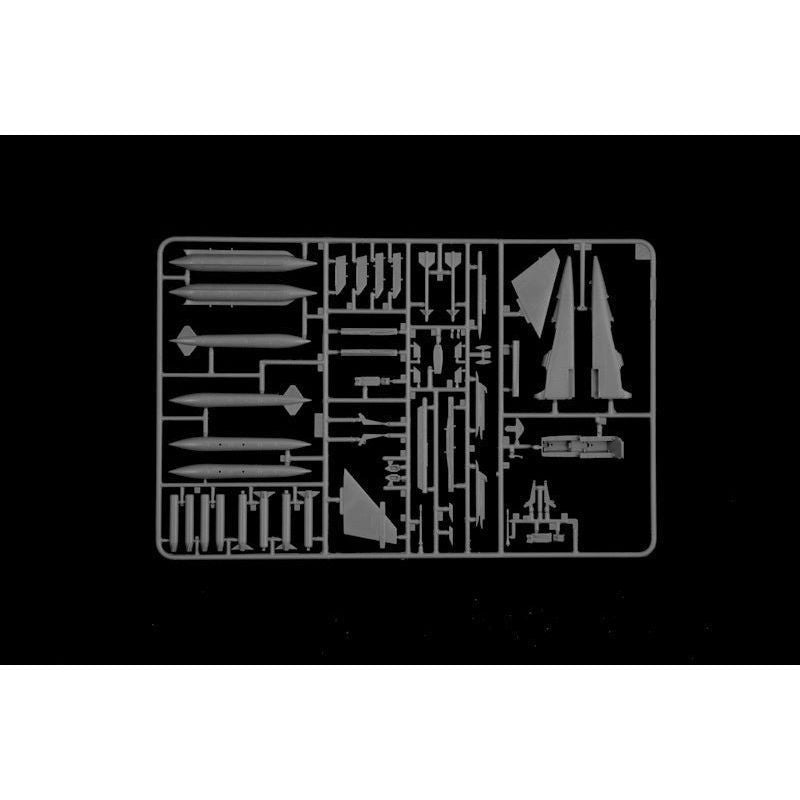 ITALERI 1/72 Jaguar T.2 R.A.F. Trainer