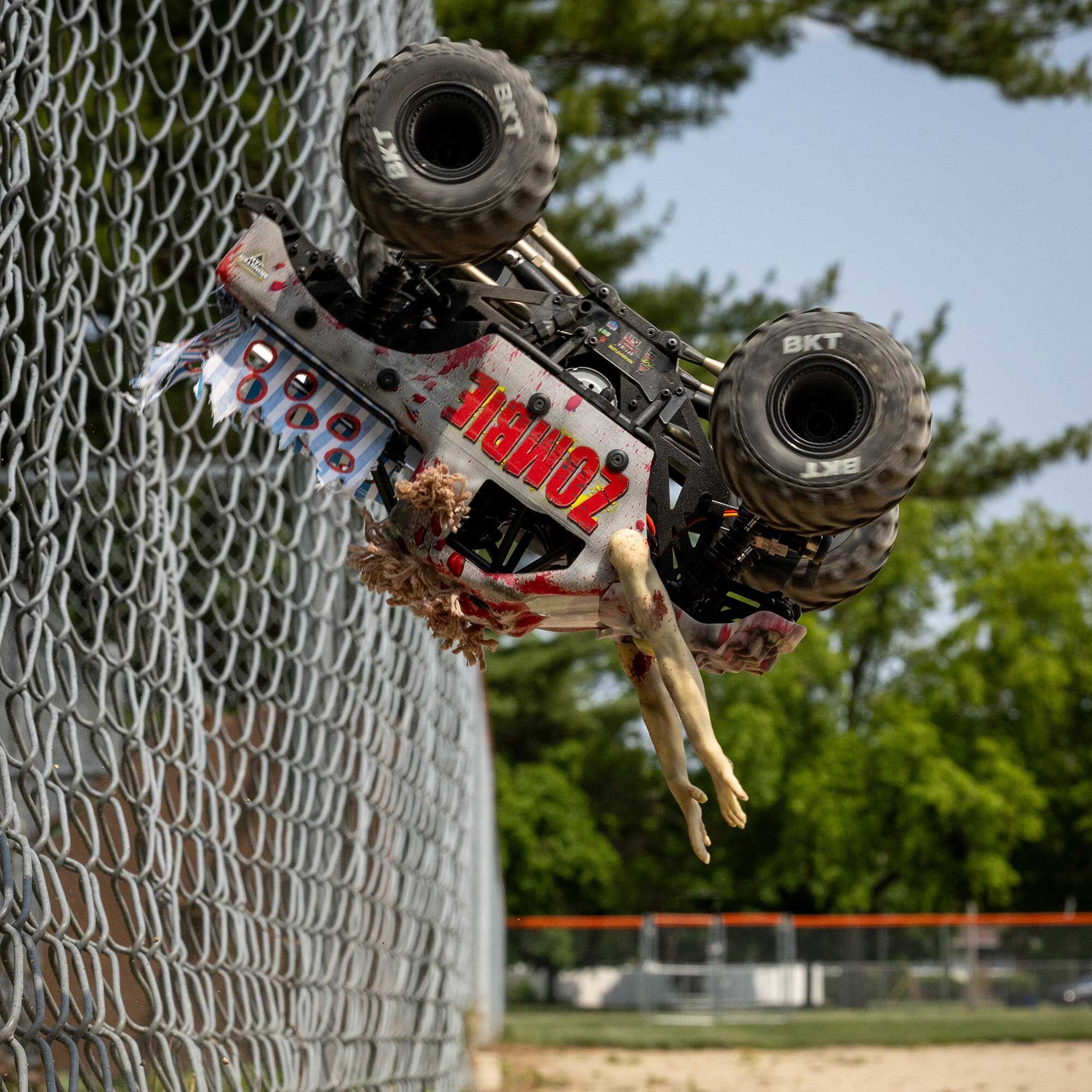 Losi Mini LMT Zombie 1/18 4x4 Monster Jam Truck RTR, LOS01026T4