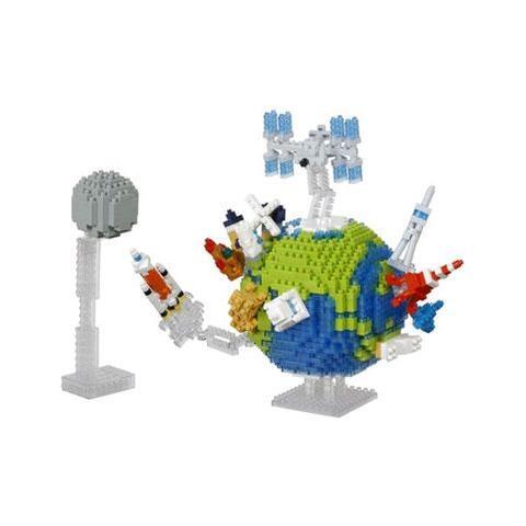 NANOBLOCK Planet Earth & the Moon