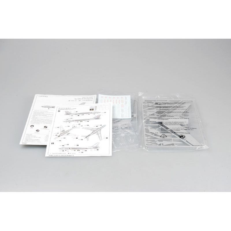 TRUMPETER 1/144 Tu-16k-26 Badger G