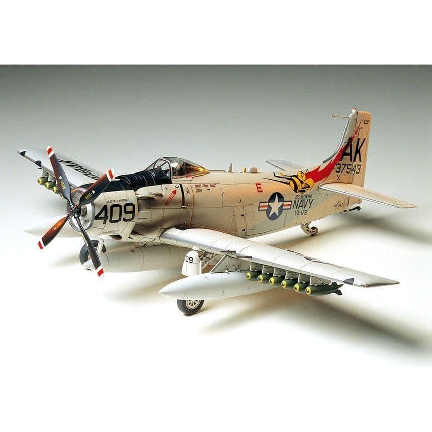 TAMIYA 1/48 Douglas A-1H Skyraider US Navy