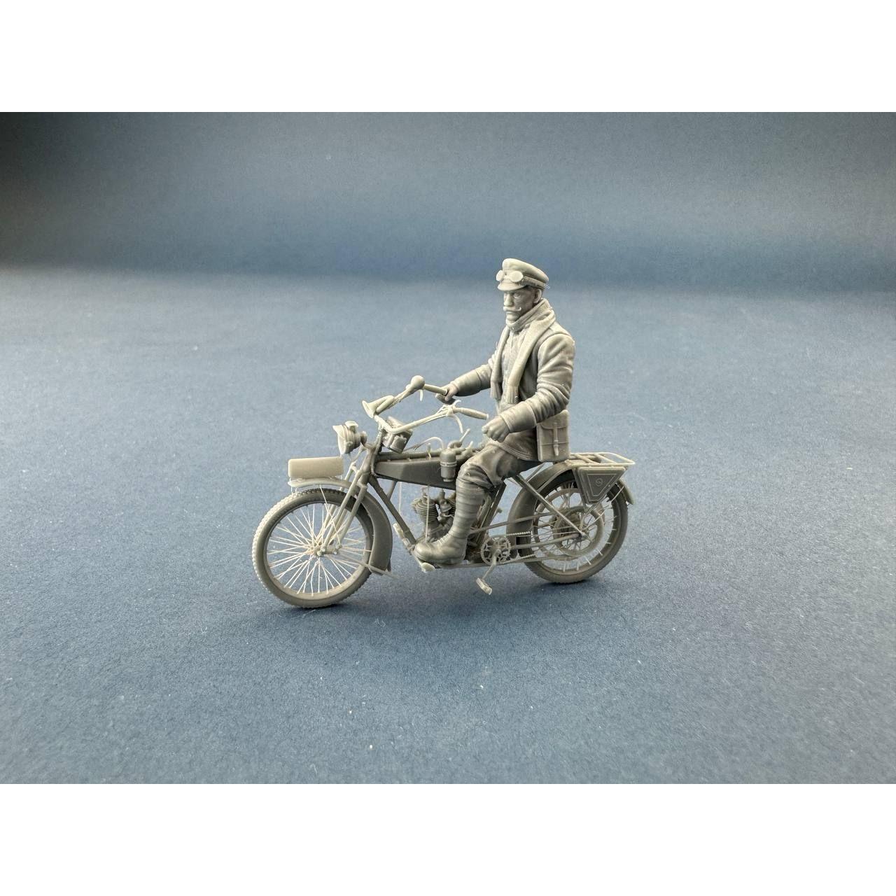 COPPER STATE MODELS German Dispatch Rider standing with a motorcycle