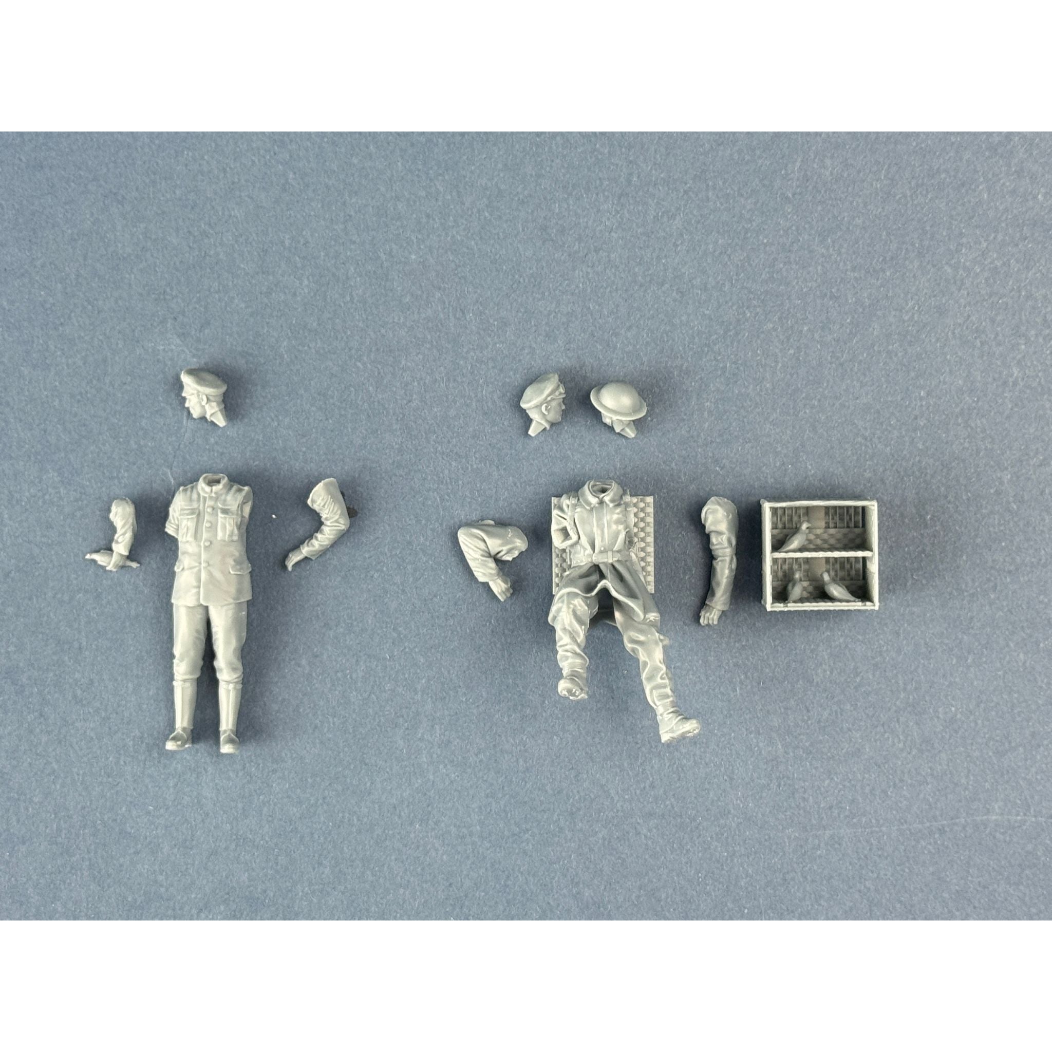 COPPER STATE MODELS British Dispatch Rider taking carrier pigeons to the front line