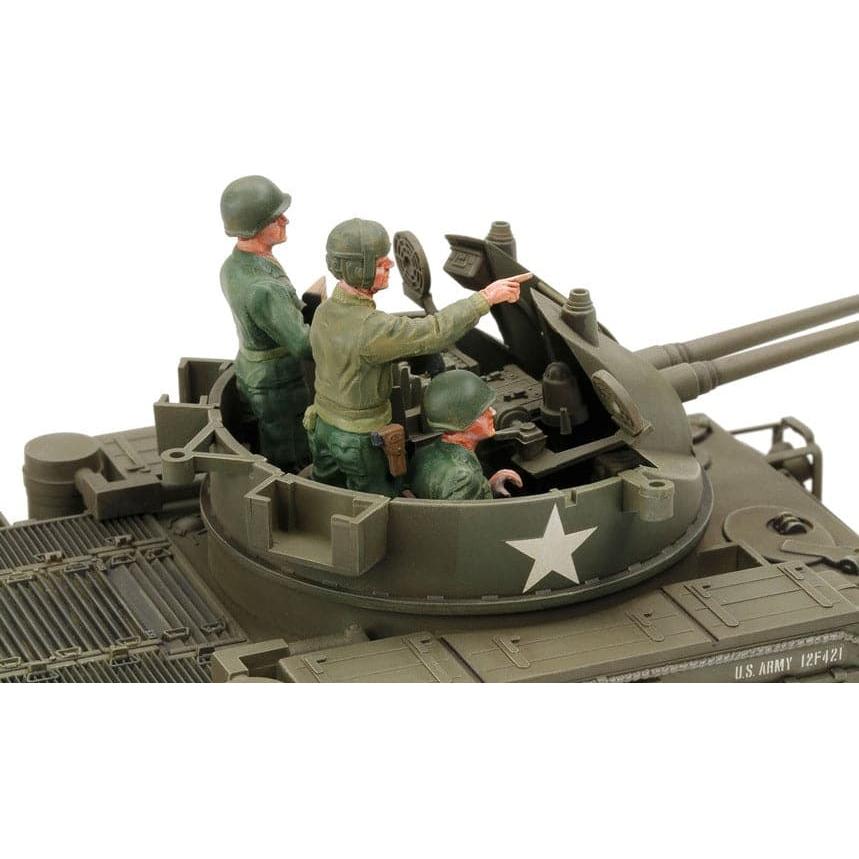 TAMIYA 1/35 M42 Duster with 3 Figures