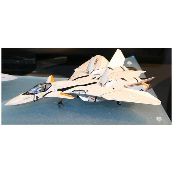 HASEGAWA 1/72 VF-11B Thunderbolt (Macross Plus)
