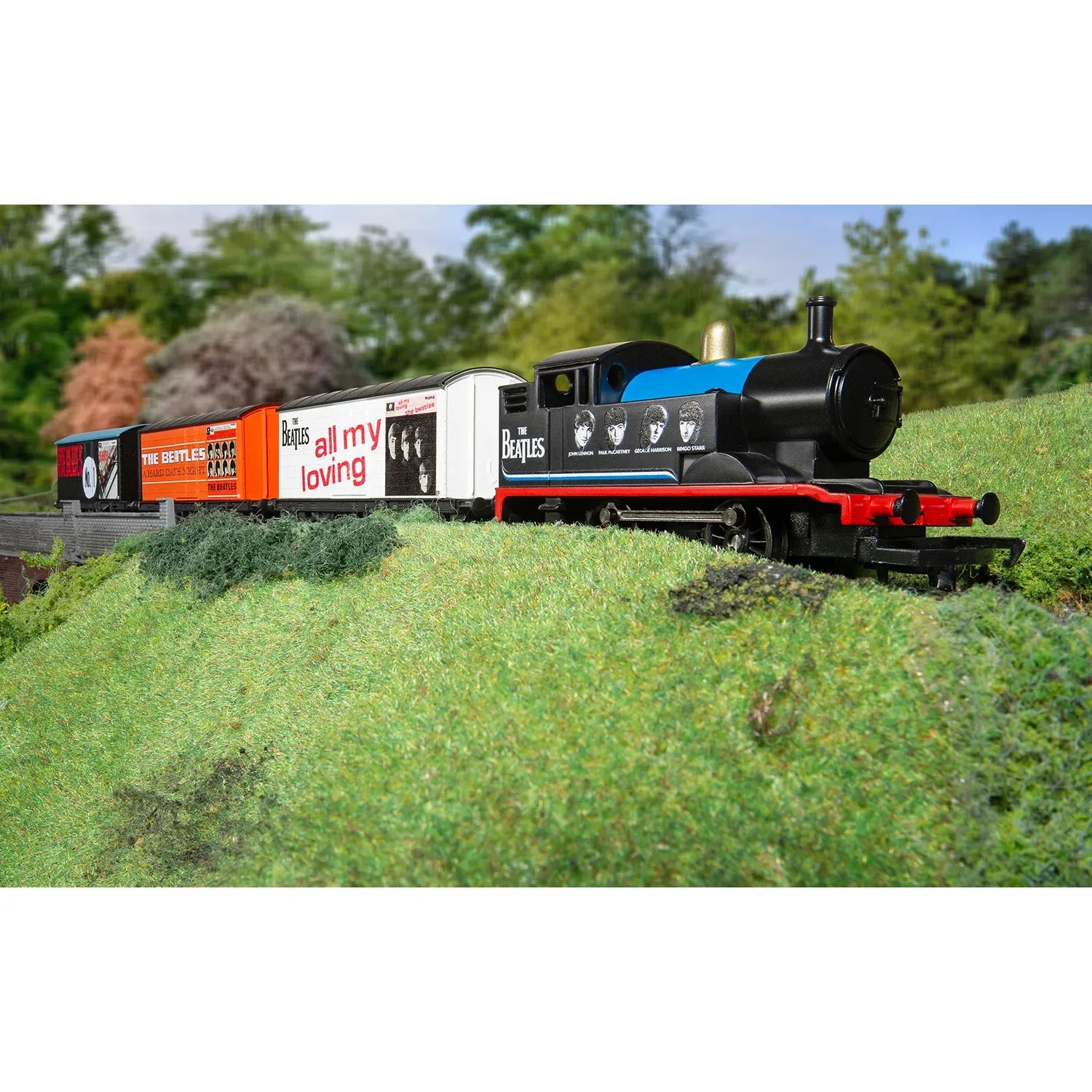 HORNBY OO THE BEATLES, THE LIVERPOOL CONNECTION: EP COLLECTION SIDE B TRAIN PACK - LIMITED EDITION