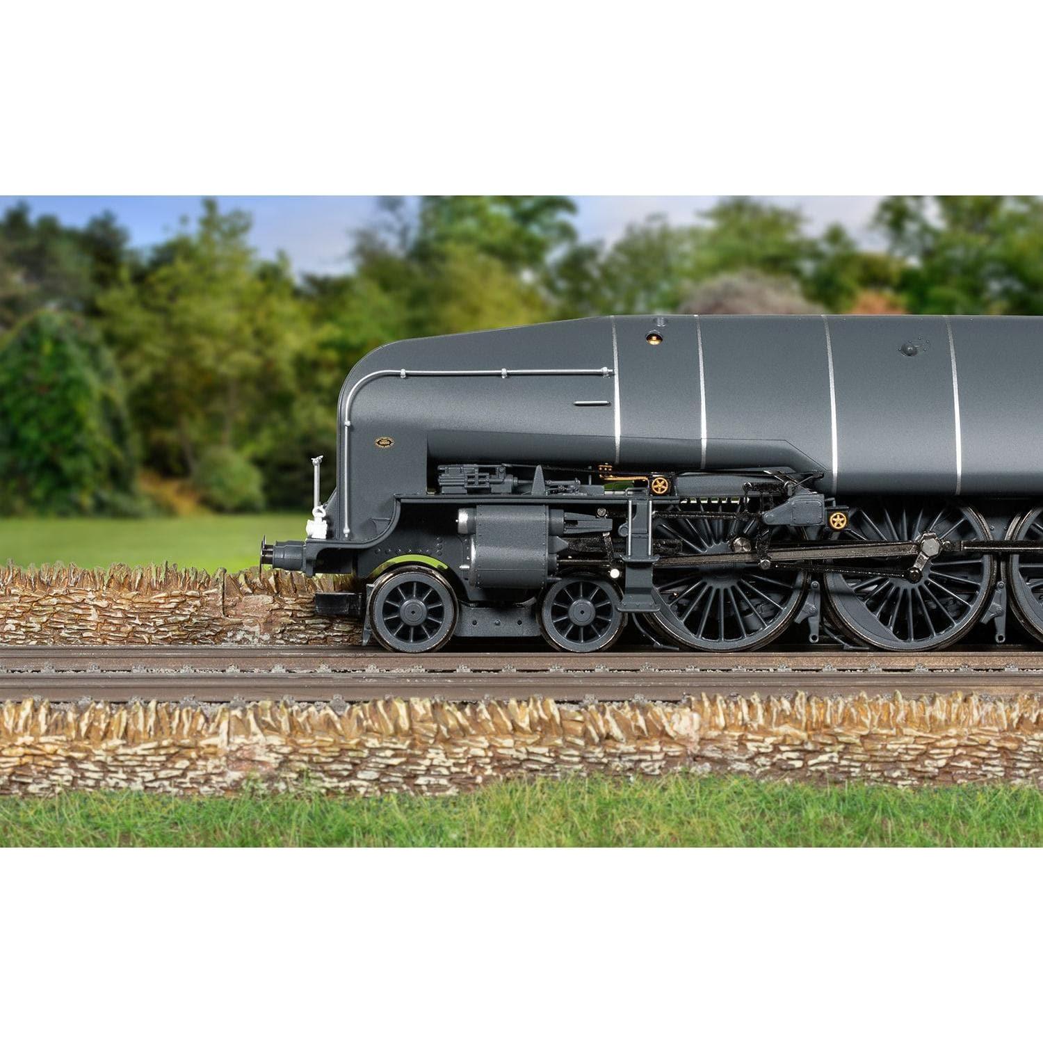 HORNBY OO LNER, W1 Class, 4-6-4, 10000 'Hush Hush' With Steam Generator - Era 3