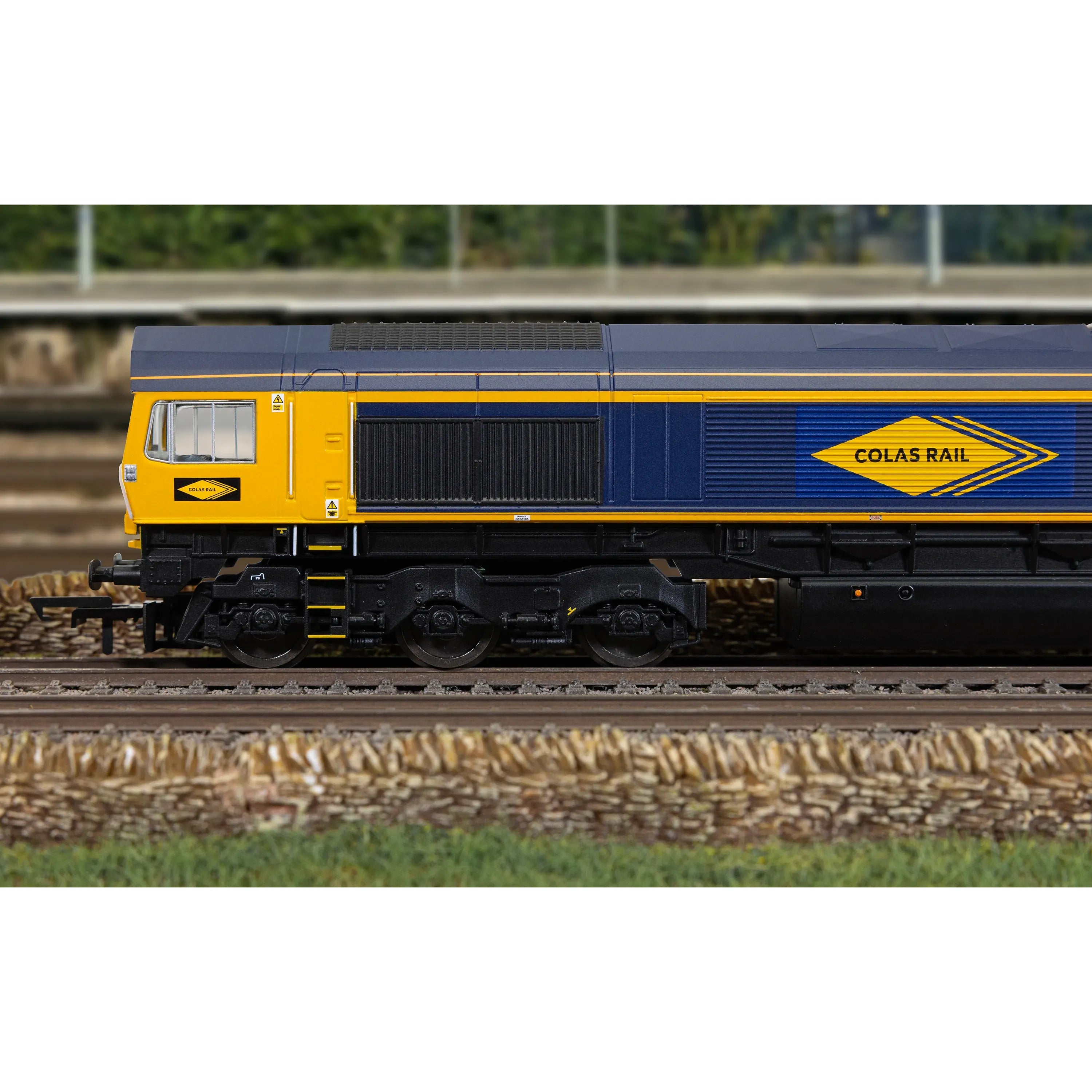 HORNBY OO RailRoad: Colas - Class 66 - 'Louise 66790'