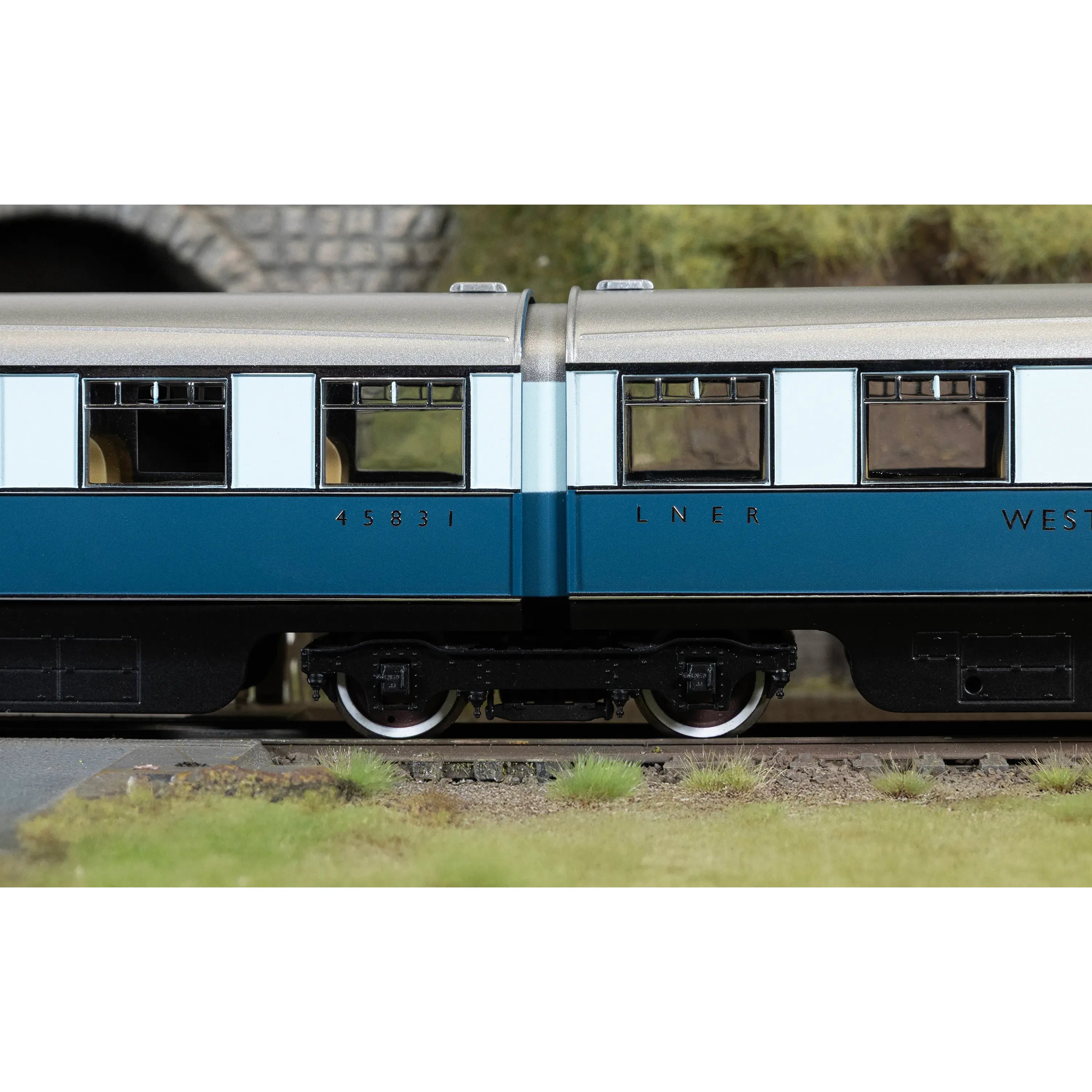 HORNBY OO LNER - 'West Riding Limited' - Open Third & Brake Third - Coach pack
