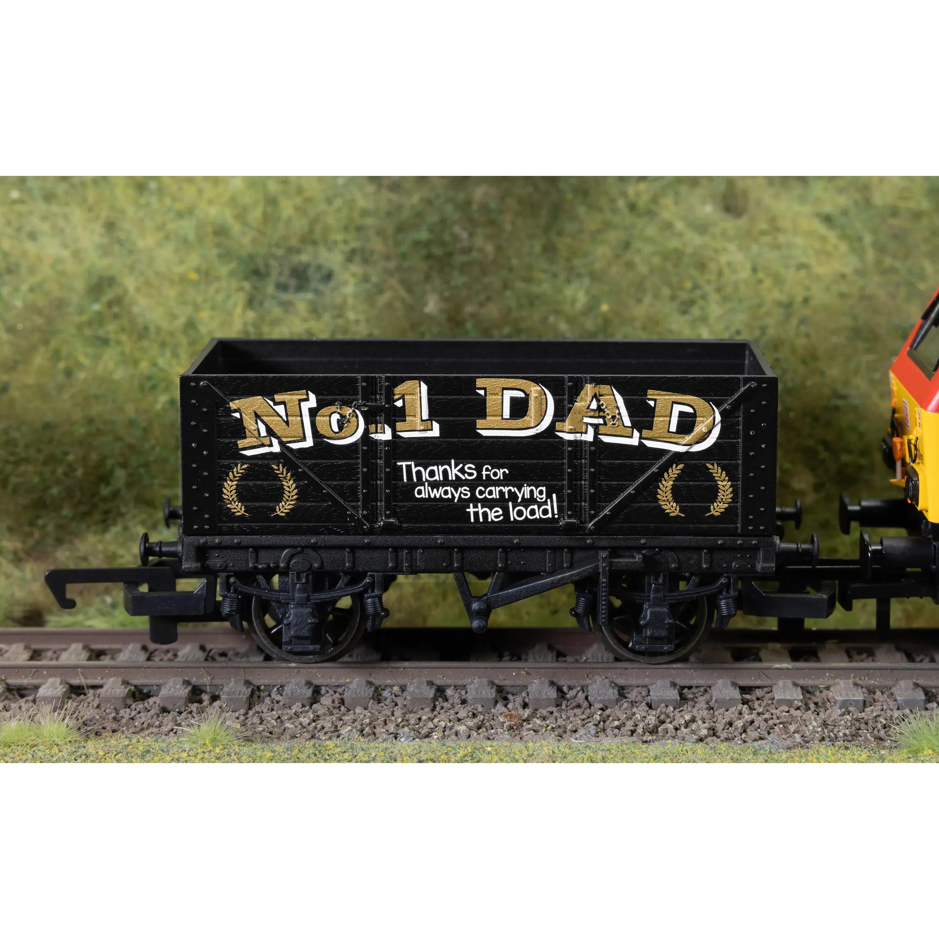 HORNBY OO 2026 Fathers Day Wagon