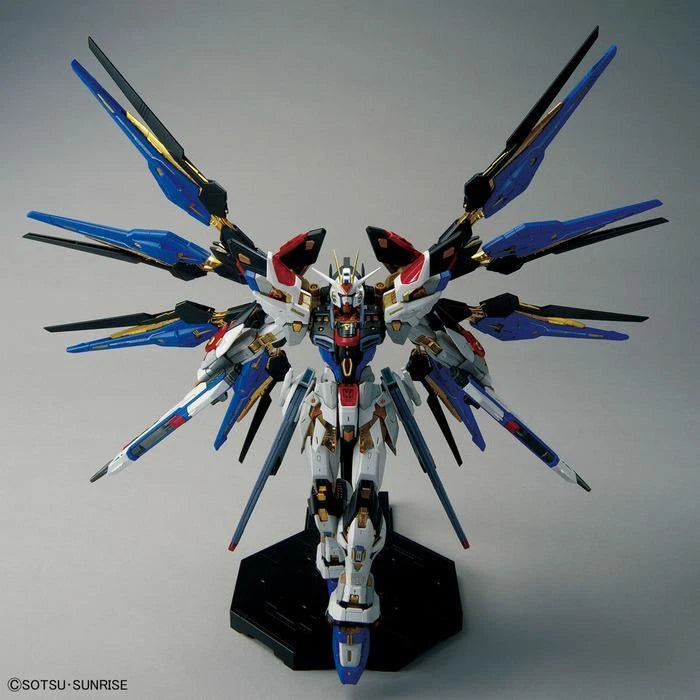 BANDAI 1/100 MGEX Strike Freedom Gundam