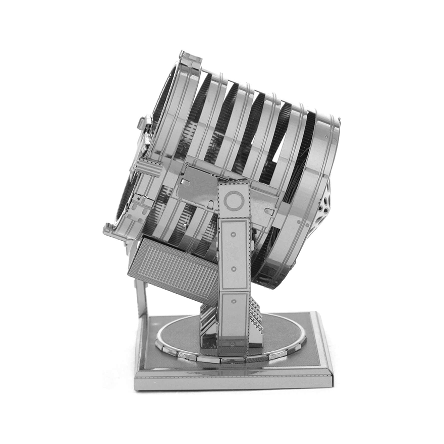 METAL EARTH Batman - The Dark Knight Bat Signal