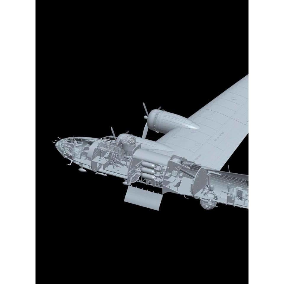 HONG KONG MODELS 1/48 B-17F Flying Fortress