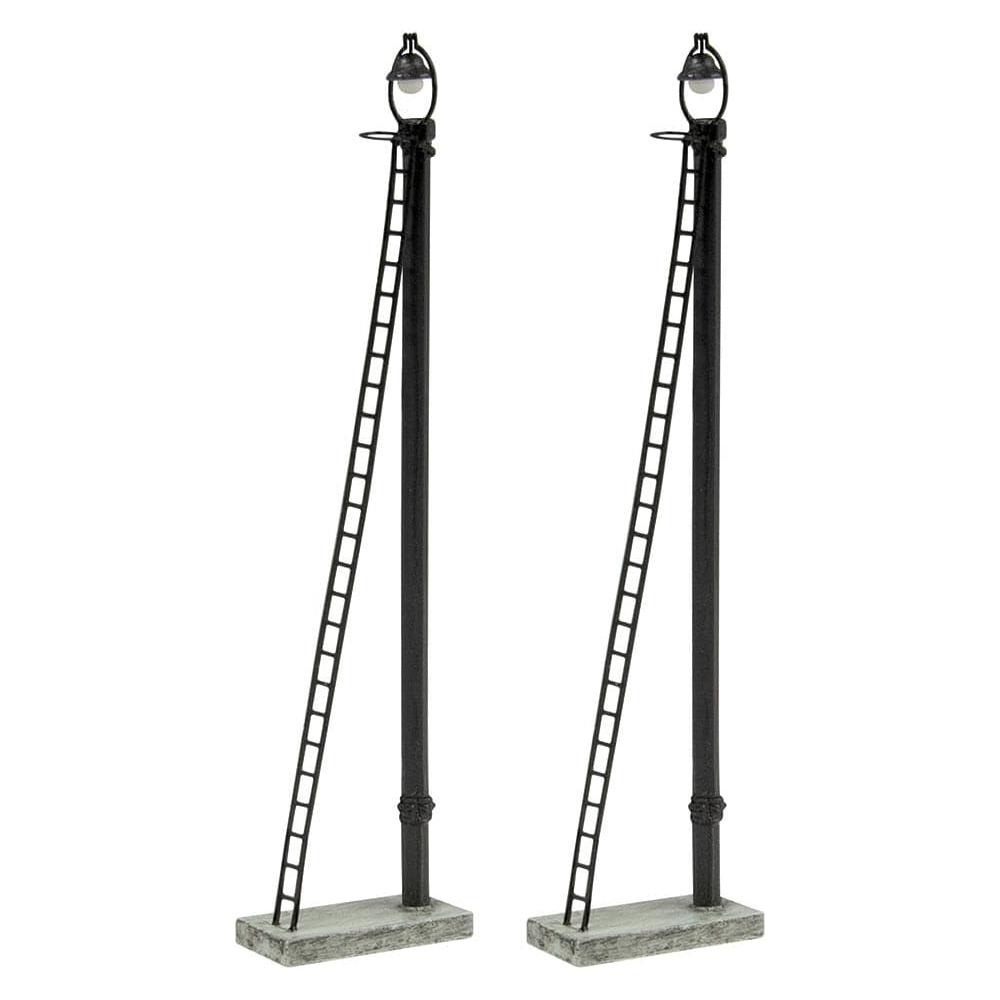 GRAHAM FARISH Scenecraft N Wooden Post Yard Lamps (x2)
