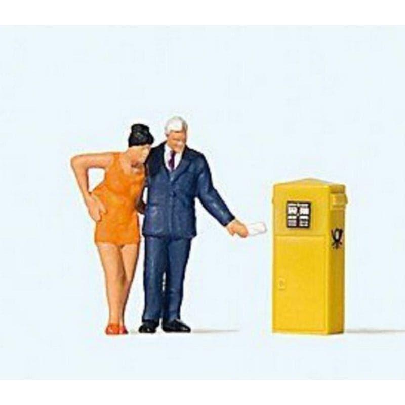 PREISER HO At The Mail Box