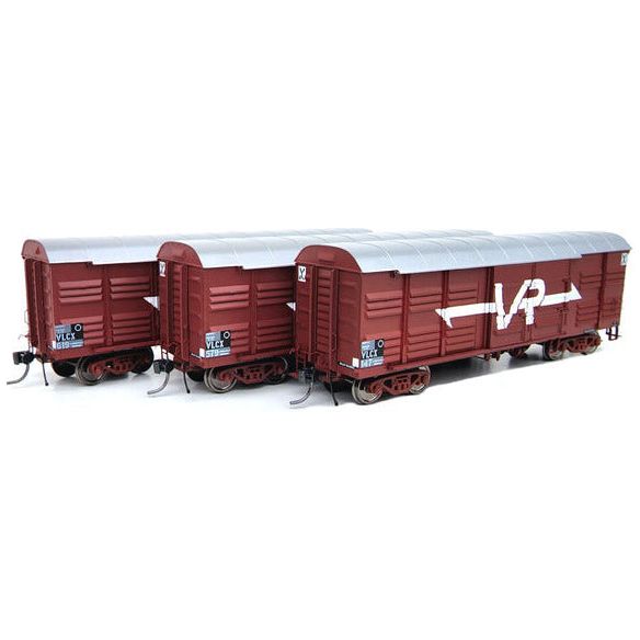 ON TRACK MODELS HO VLCX-04 40'2" Victorian Louvre Vans 3 Pack