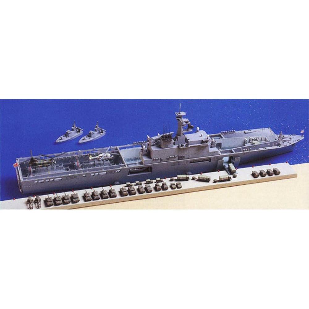 TAMIYA 1/700 JDS Defense Ship LST-4002 Shimokita