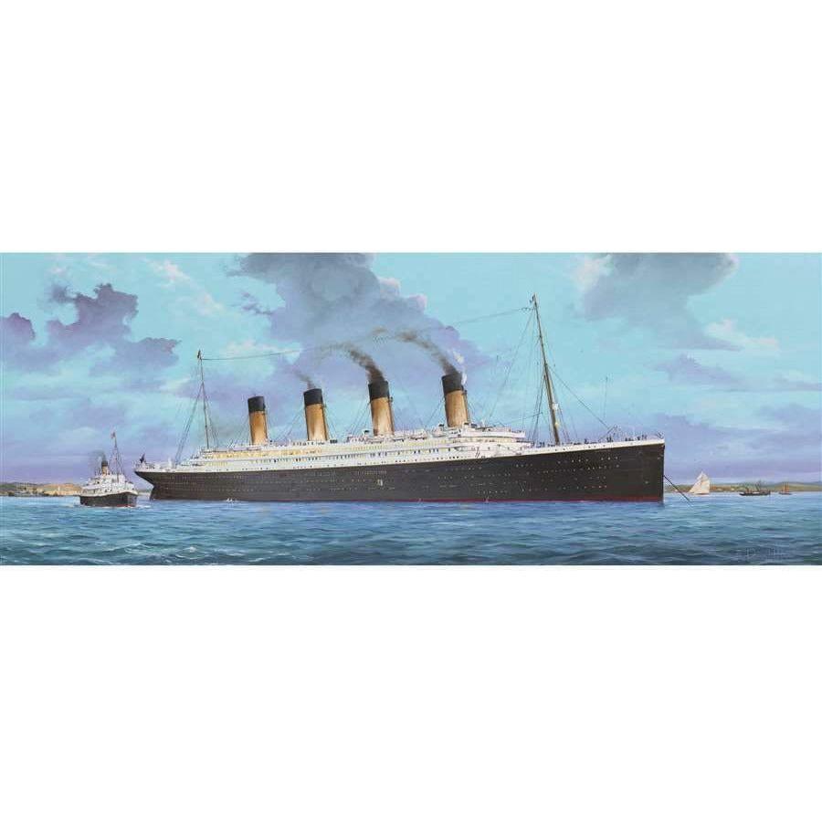TRUMPETER 1/200 Titanic (with LED Light Set)