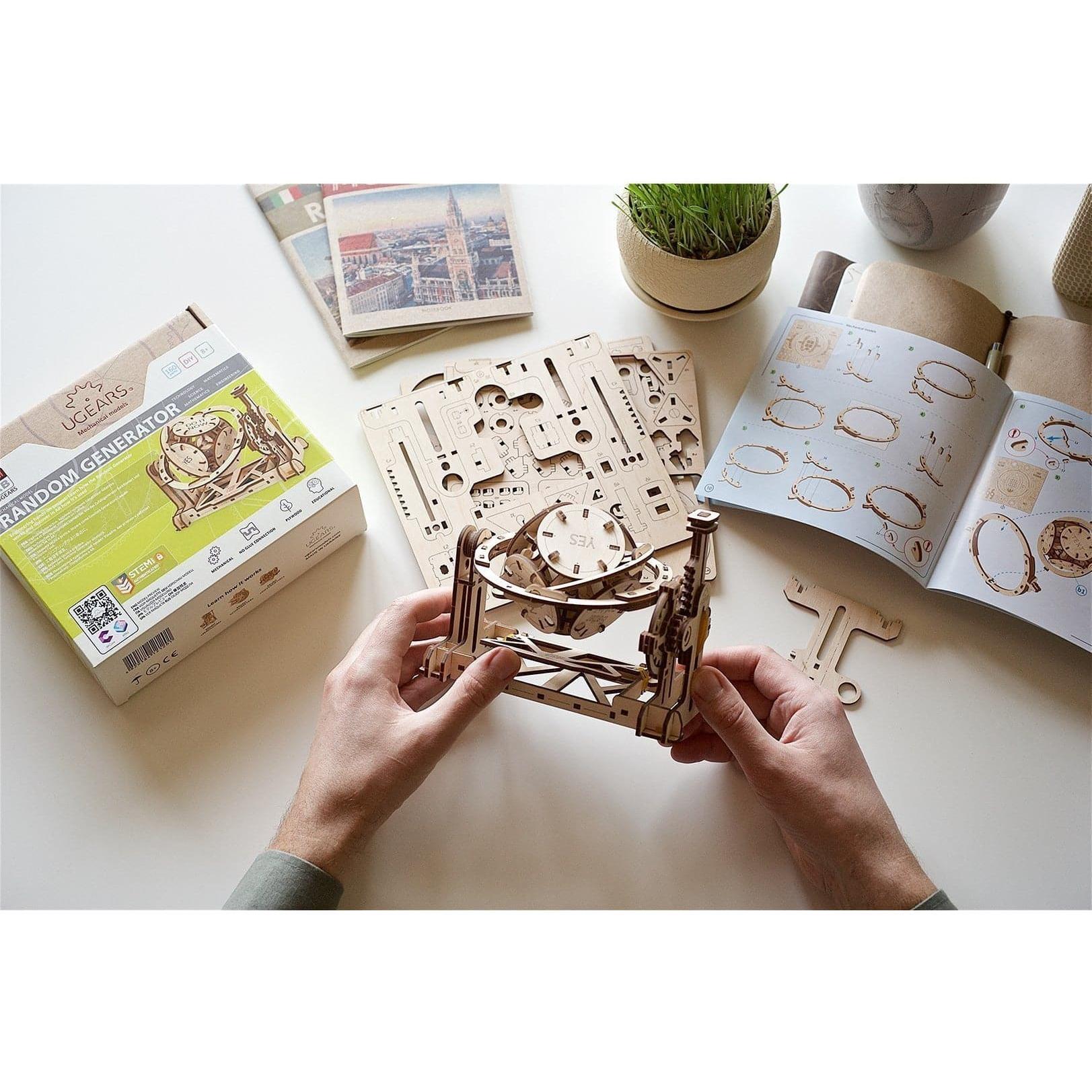 UGEARS Stem Lab Random Generator