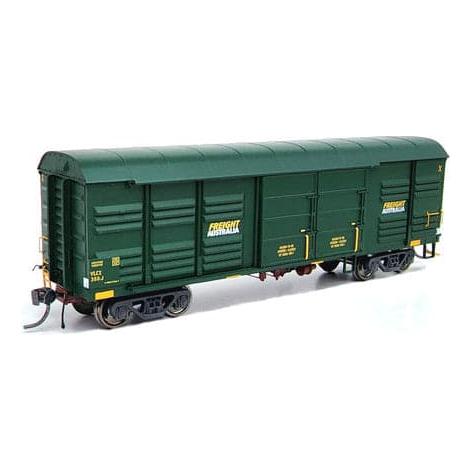 ON TRACK MODELS HO VLCX-07 40'2" Victorian Louvre Vans 3 Pack