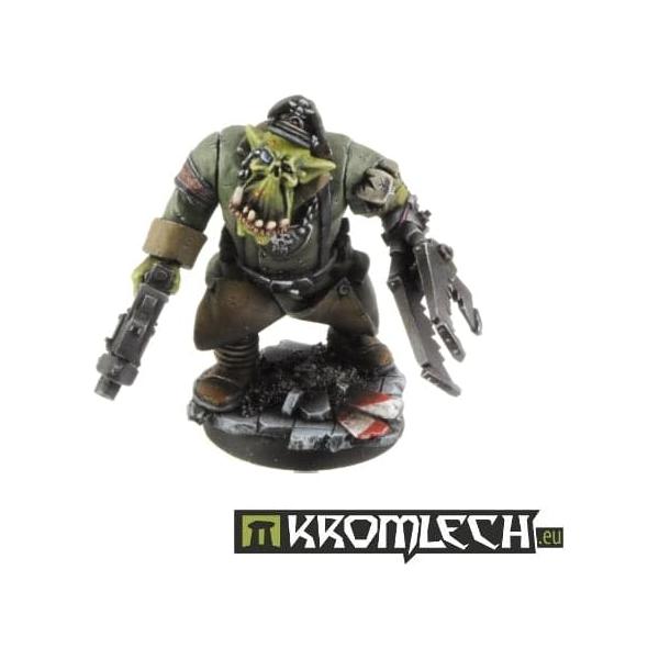 KROMLECH Greatcoat Orc Squad Leader (1)