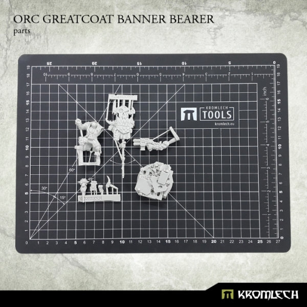 KROMLECH Orc Greatcoat Banner Bearer (1)