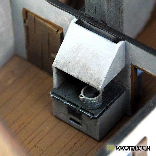 TABLETOP SCENICS Poland 1939 Wooden Cottage with Privy