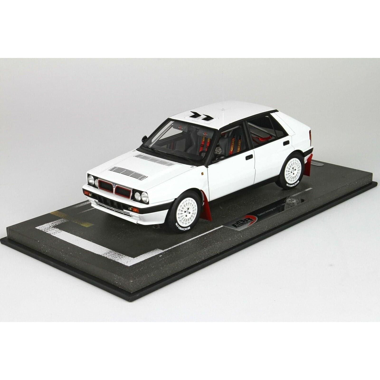 BBR 1/18 Lancia Delta HF Integrale 16V Bianca